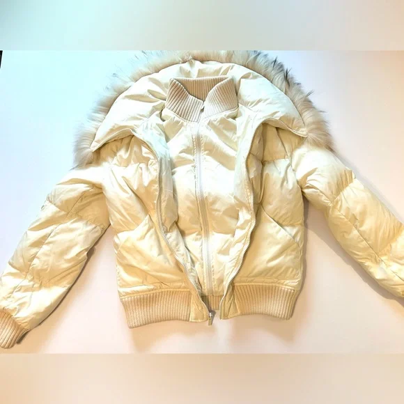 BCBG Maxazria Cream Puffer Down Bomber Style Jacket with Raccoon Fur Collar - Picture 3 of 12
